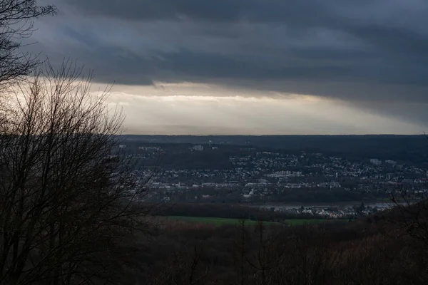 Kilátás Bonnra és a Rajna folyóra a Rosenau dombról januárban. — Stock Fotó