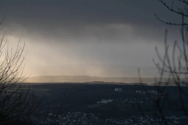 Viharfelhők Bonn felett, a Rosenau dombról nézve januárban. — Stock Fotó