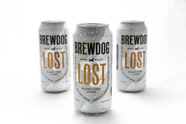 Woodbridge, Suffolk, İngiltere 10 Mart 2021: New Brewdog Lost Lagar güneş enerjisi kullanılarak mayalanmıştır ve dünyanın ilk karbon nötr birasıdır.