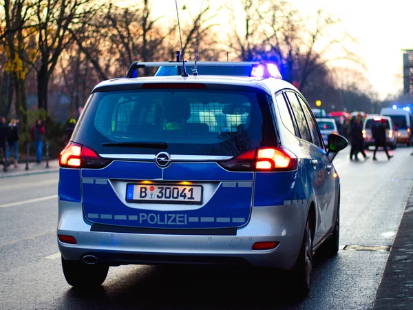 Берлін Німеччина Грудня 2018 Поліцейський Автомобіль Під Час Аварійного Автомобіля — стокове фото