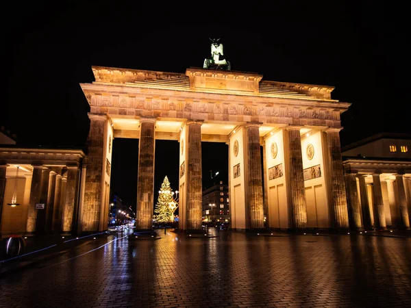 Baksidan Brandenburger Tor Vid Jul Och Hanukkah Tid Med Julgran — Stockfoto