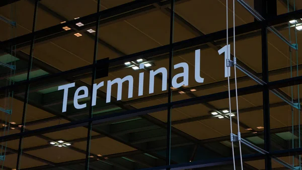 Surat Terminal Pada Terminal Penumpang Bandara Berlin Brandenburg Willy Brandt — Stok Foto
