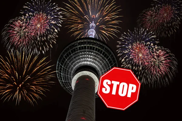 Nyårsafton Fyrverkerier Berliner Fernsehturm Berlin Tower Grund Covid Pandemin Kommer Stockbild
