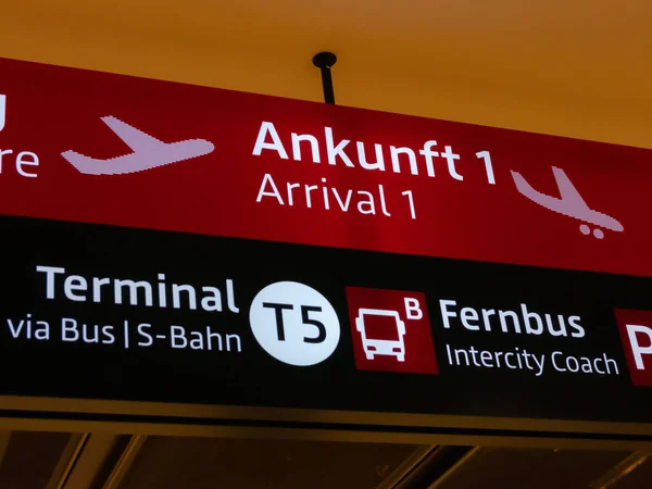 Βερολίνο Γερμανία Νοεμβρίου 2020 Σηματοδότηση Στο Αεροδρόμιο Του Βρανδεμβούργου Αεροδρόμιο — Φωτογραφία Αρχείου