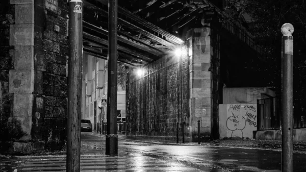 Old Bridge Place Argonne 19Th Arrondissement Paris Rainy Night — Stock Photo, Image