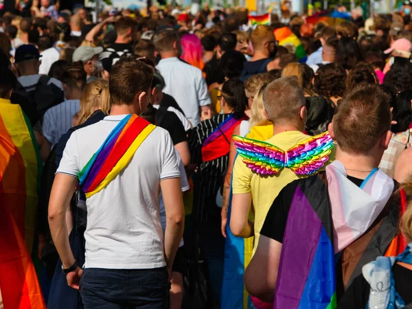 Berlin, Almanya - 26 Haziran 2021 - Berlin 'deki Christopher Streer Günü (CSD) gösterisinde