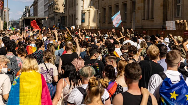 Berlin, Almanya - 26 Haziran 2021 - Berlin 'deki Christopher Streer Günü (CSD) gösterisinde