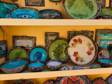 Schoenefeld, Almanya - 11 Ağustos 2021 Berlin Brandenburg Havaalanı 'nın uçak penceresinden görüntülendi