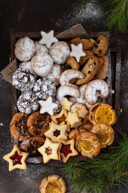 Kutuda noel kurabiyeleri