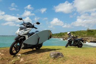 Açık havada, Endonezya kültür, surfboard ile motosiklet