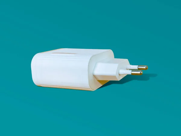 화이트 트래블 어댑터 White Travel Charger Adapter 어두운 배경에 고립되어 — 스톡 사진