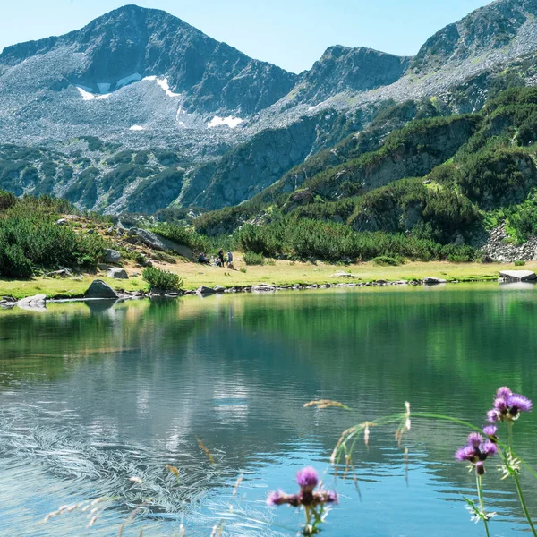Alpesi tó a Pirin Nemzeti Park hegyeiben, Bulgária — Stock Fotó