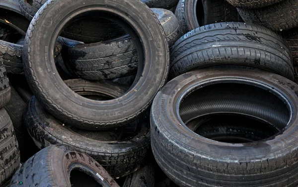 Umea Norrland Suecia Agosto 2019 Neumáticos Rotos Desgastados Para Automóviles — Foto de Stock