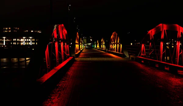 Umea Norrland Suecia Octubre 2020 Puente Bicicletas Iluminado Por Noche — Foto de Stock