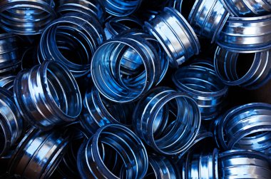 Havalandırma kurulumu için bir sürü ayarlama 