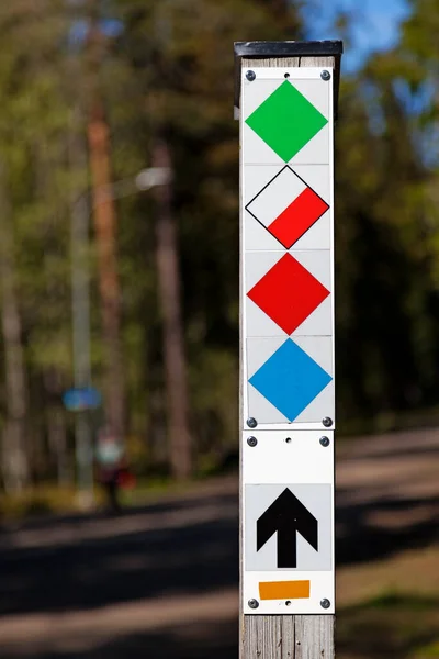 Paal Met Verschillende Spoorlengtes Voor Hardlopen — Stockfoto