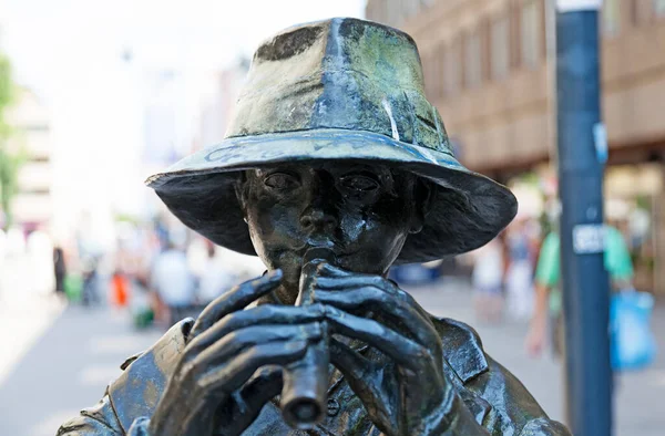 Gavle Norrland Sweden July 2021 Statue Depicting Flute Playing Boy — Foto Stock