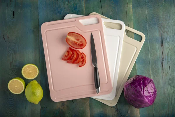 Bıçaklı plastik doğrama tahtası