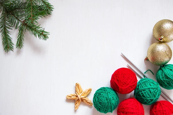 Christmas Composition Red Green Balls Yarn Gifts Red Bow White — Stock Photo, Image