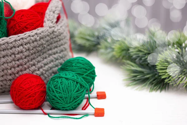 Green Red Yarn Knitted Gray Basket White Table Home Comfort — Stock Photo, Image