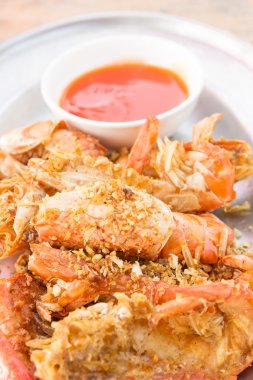 sarımsaklı kızarmış karides stir