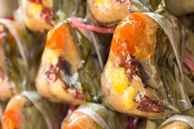 zongzi veya yapışkan pirinç hamur tatlısı 