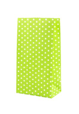 Yeşil polka dot kesekağıdı üzerine beyaz izole 