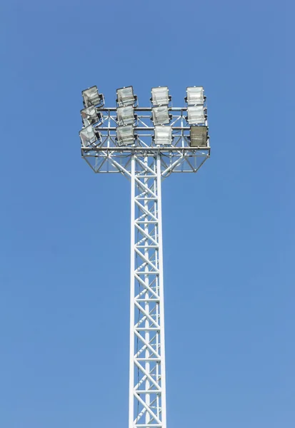 Stadion reflektory z na tle nieba — Zdjęcie stockowe