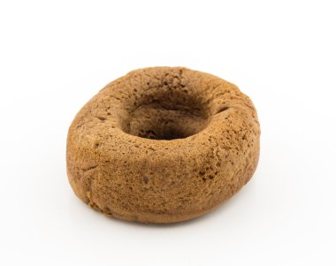 Beyaz arka planda çikolatalı çörek