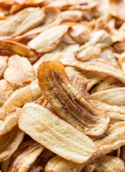 Chips de plátano crujientes en rodajas — Foto de Stock