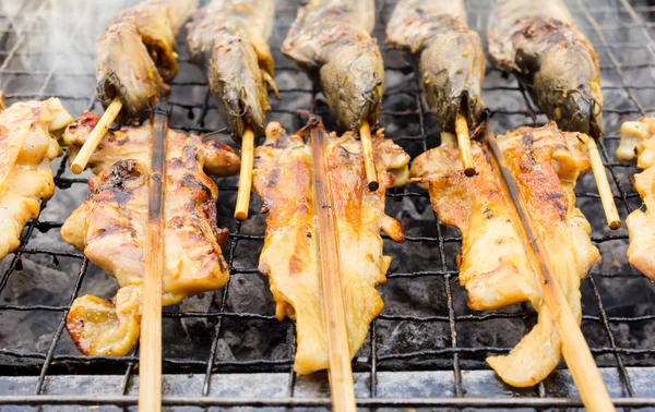 Grilled chicken skewers — Stock Photo, Image