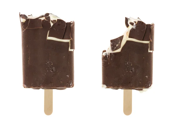 Bitten vaniljglass belagda choklad — Stockfoto