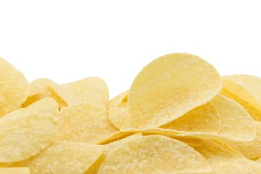 Patates cipsi beyaz arkaplanda izole