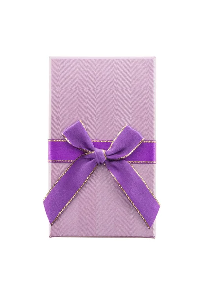 Caja de regalo púrpura aislado fondo blanco —  Fotos de Stock