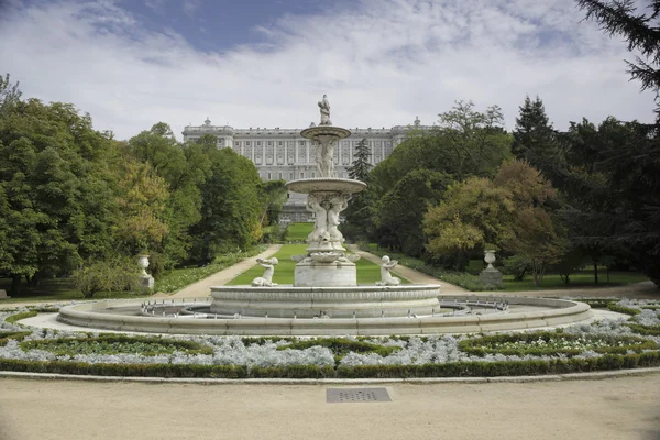 Le Palais Royal du jardin Campo del Moro, Madrid — Photo