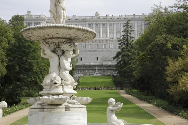 Le Palais Royal du jardin Campo del Moro, Madrid — Photo