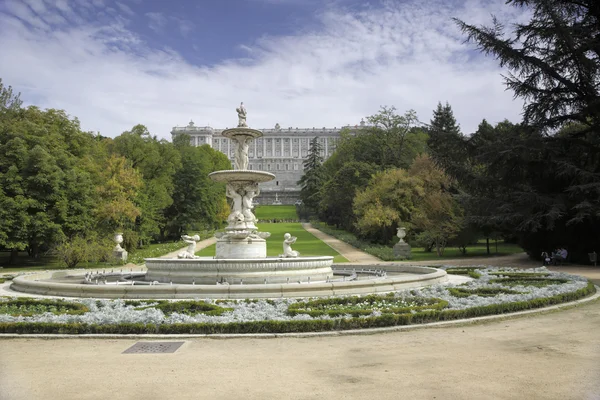 A királyi palota, a Campo del Moro kert, Madrid — Stock Fotó