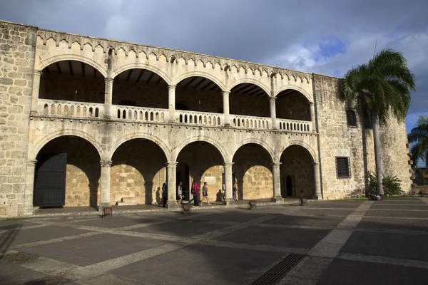 Палац Diego товстої кишки в площі Іспанії в Санто-Домінго в Карибський Домініканська Республіка — стокове фото