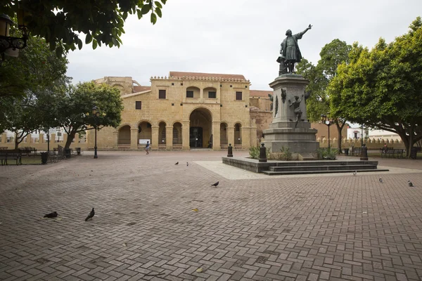 Santo Domingo in de Dominicaanse Republiek op 2 April: Christopher Columbus plein. — Stockfoto