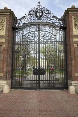 Harvard Üniversitesi kampüsü, Cambridge, Ma, ABD giriş.