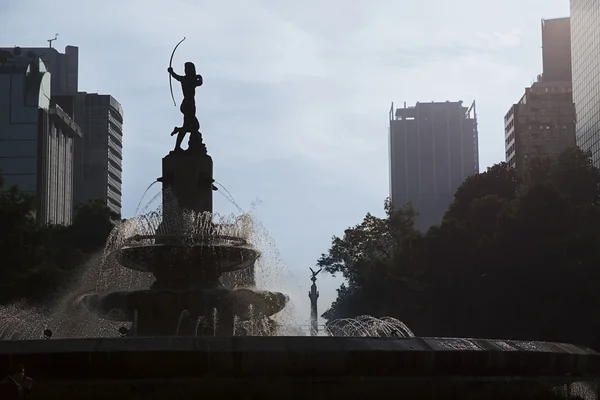 Huntress Diana Fountain (Fuente de la Diana Cazadora) in Mexico DF, Mexico — Stockfoto