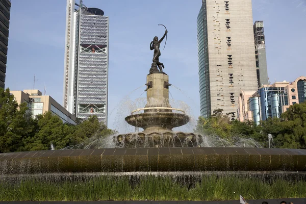 Huntress Diana springvand (Fuente de la Diana Cazadora) i Mexico DF, Mexico - Stock-foto