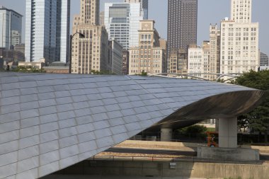 Genel kan basıncı geçit Millenium Park Chicago, Il.
