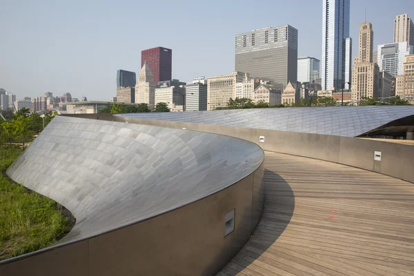 Public BP walkway in Millenium park  in Chicago, IL. — Stock Photo, Image