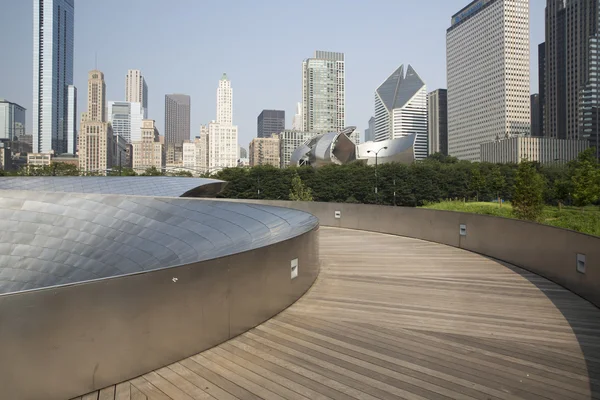 Passarela pública da BP no Millenium park em Chicago, IL . — Fotografia de Stock