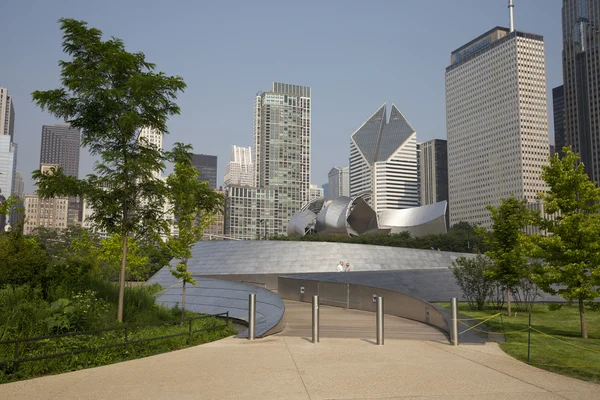 Veřejné Bp chodník v parku Millenium v Chicagu, Il — Stock fotografie