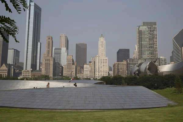 Nyilvános Bp sétányon a Millennium park, Chicago, Il — Stock Fotó