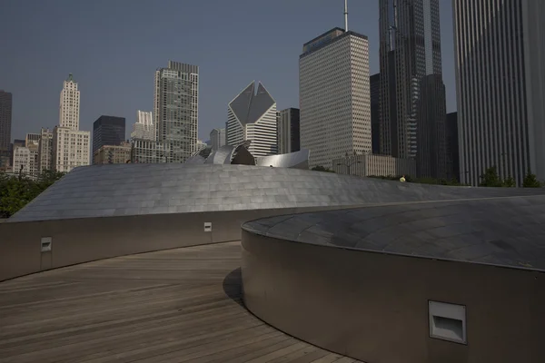 Passarela pública da BP no Millenium park em Chicago, IL — Fotografia de Stock