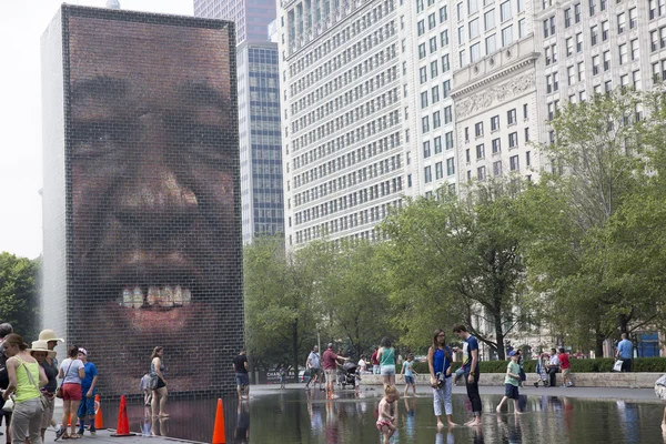 Crown Fountain in Chicago's Millennium Park. — Stock Photo, Image