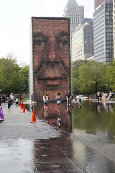 Crown Fountain in Chicago's Millennium Park. — Stock Photo, Image